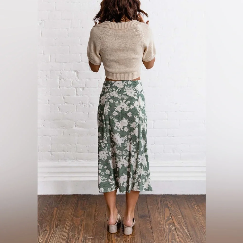 Sage The Label Scarlet Collared Cropped Cream Sweater Size Small